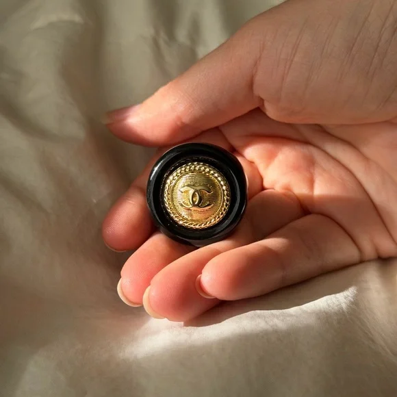 CHANEL Black and Gold Emblem Ring - Picture 3 of 16